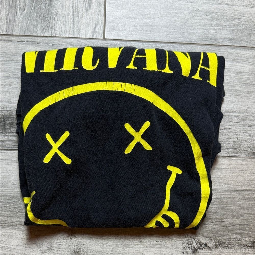 NIRVANA Tee with Golden Emblem Size XL